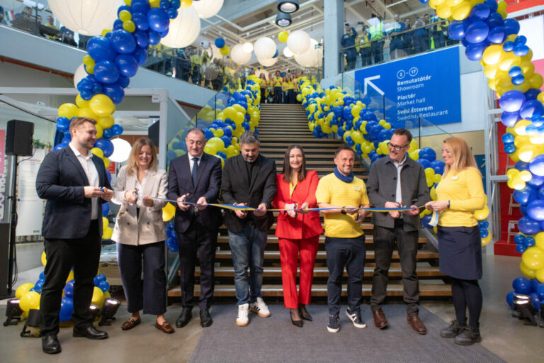 IKEA predstavuje svoj najväčší obchodný dom s distribučným centrom a pokročilou automatizáciou