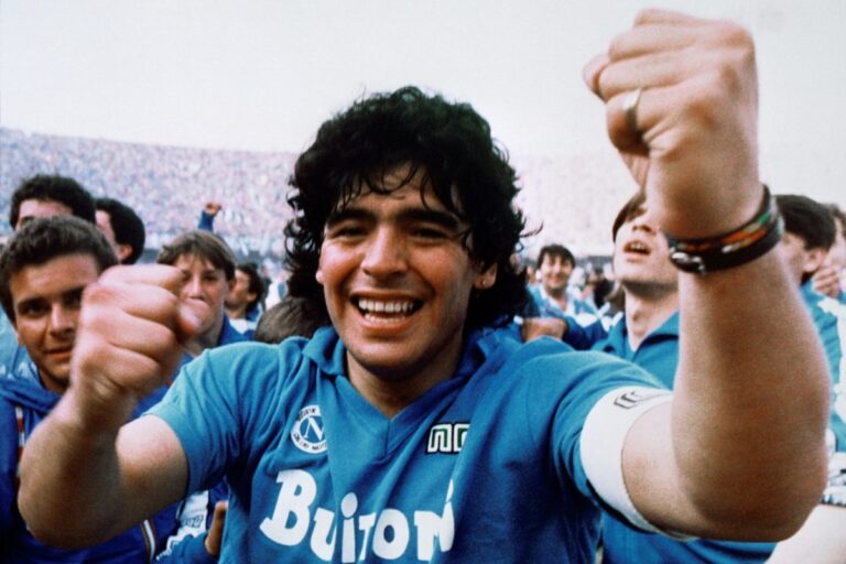 Začína sa proces s Maradonovými lekármi, na súde sa objaví viac ako 100 svedkov