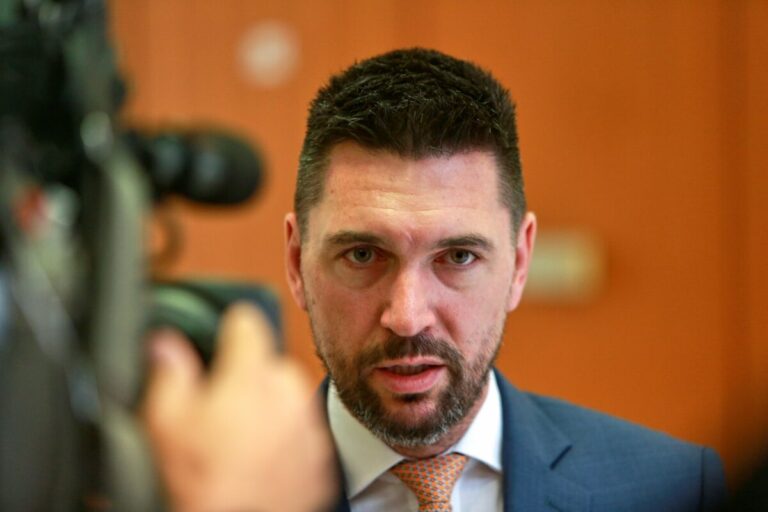Slintačka a krívačka sa na Slovensku rozšírila, budú musieť usmrtiť ďalších vyše 3-tisíc kusov dobytka