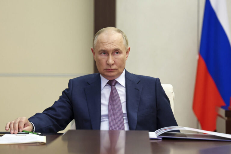 Putin hľadá elegantný spôsob, ako pokračovať vo vojne a nenahnevať Trumpa