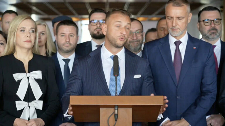 Vláda je po kríze posilnená a pripravená pracovať pre ľudí, Hlas chce riešiť aj ceny energií  – VIDEO