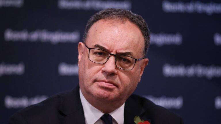 Šéf Bank of England sa zameriaval na tarif „Rastový šok“