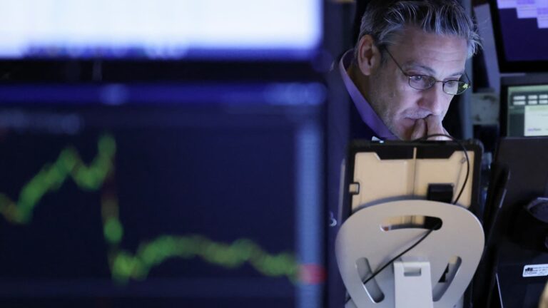 Russell 2000 Small-Cap sa stáva prvým hlavným akciovým opatrenia