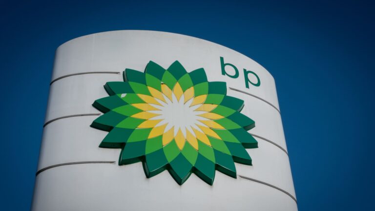 Akcie spoločnosti BP skočia, keď aktivistický investor Elliott zverejňuje výstavbu vkladu