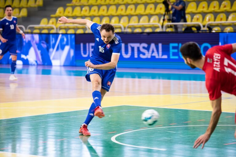 Na európsky šampionát vo futsale postúpilo Bielorusko. Organizátori turnaja ho tam nechcú