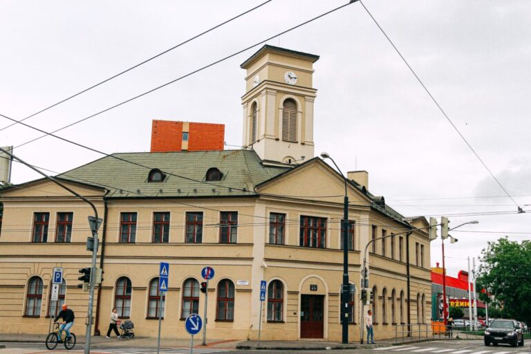 Budova bývalej konskej železnice v bratislavskom Novom Meste prejde rekonštrukciou