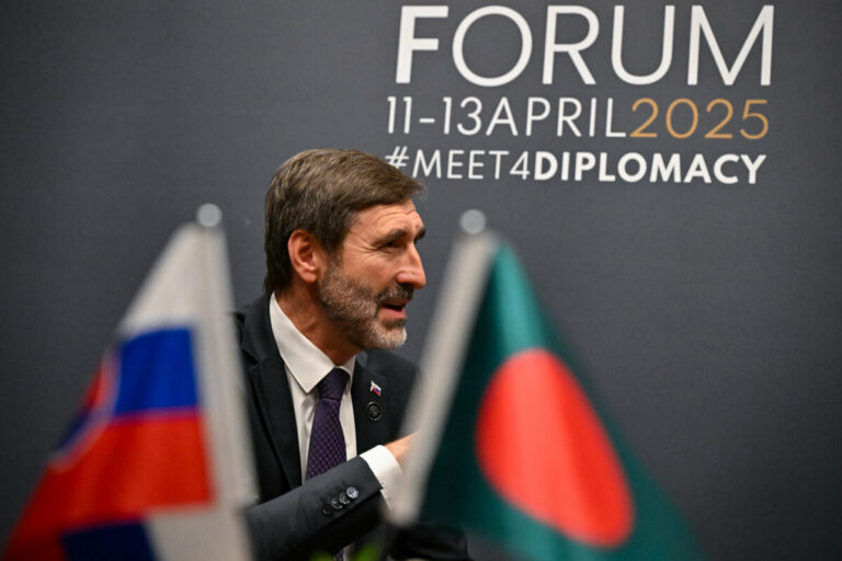 Na medzinárodnom fóre v Turecku Blanár vyzval ukrajinského kolegu na obnovenie tranzitu plynu – FOTO