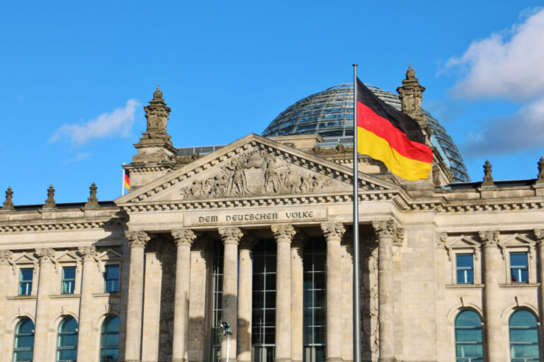 Nemecký parlament bude hlasovať o Merzovi ako novom kancelárovi 6. mája