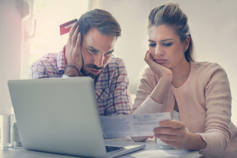 Finančné problémy má pri zmene práce každý druhý zamestnanec, väčšina ľudí nevyužije žiadnu formu podpory