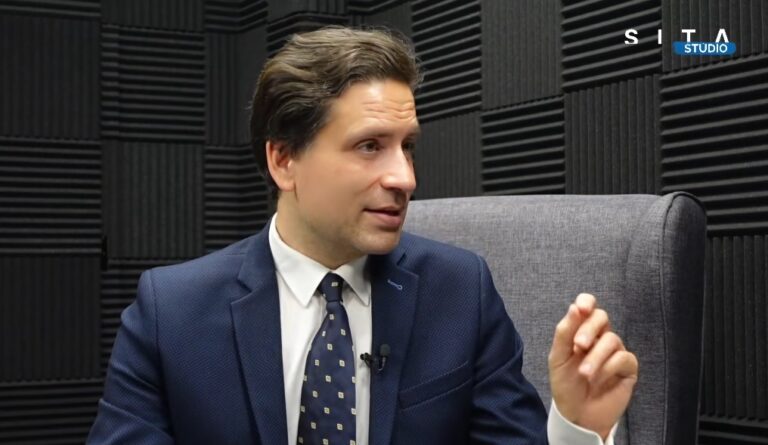 Čo spôsobilo blackout na Pyrenejskom polostrove? Analytik hovorí o nekontrolovateľnej výstavbe zelených zdrojov