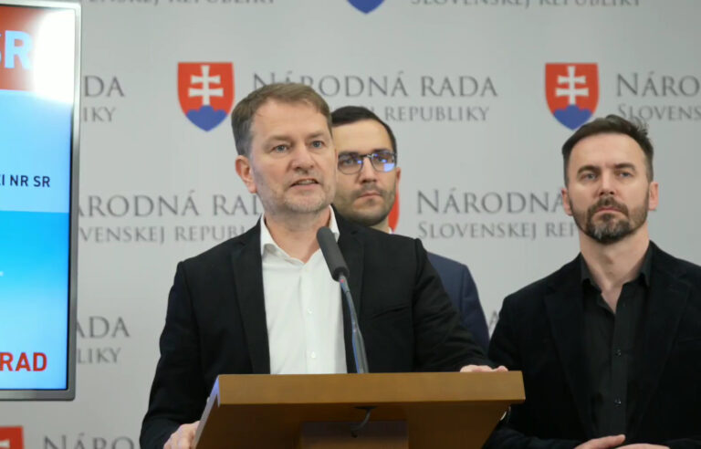 Hnutie Slovensko predložilo návrh na zákaz alkoholu. Po parlamente podľa Matoviča nemôžu chodiť „ožratí politici“ – VIDEO