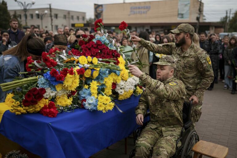 Od začiatku ruskej agresie bolo zabitých 100-tisíc ukrajinských vojakov, uviedla CBS News