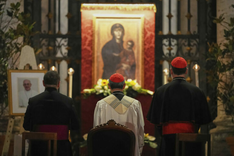 František nie je prvým pápežom pochovaným v Bazilike Santa Maria Maggiore, je ich tam už sedem – VIDEO, FOTO