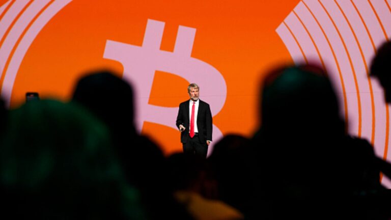 Saylor Bitcoin Strategy „Exploding“, ale Wall Street Skeptical