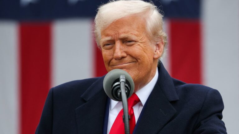 Trump tarify obnovené odvolacím súdom zatiaľ