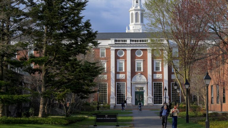 Harvard žaluje Trump Admin nad medzinárodným zákazom zápisu študentov
