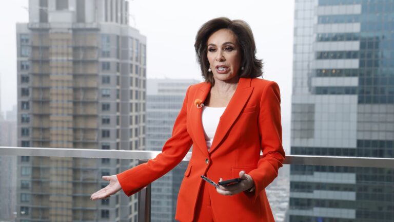 Trump vymenovať Fox News Host Jeanine Pirro za dočasného špičkového federálneho prokurátora DC