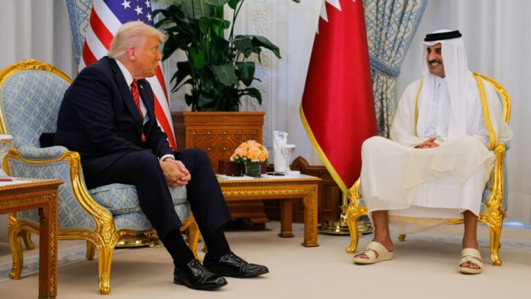 Saudská Arábia, Katarské Spojené arabské emiráty idú všetko von