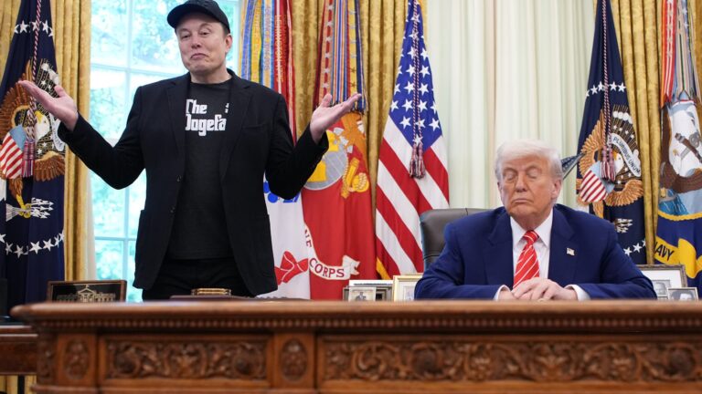 Musk deflektuje otázku o správe o užívaní drog ako Trump Watches