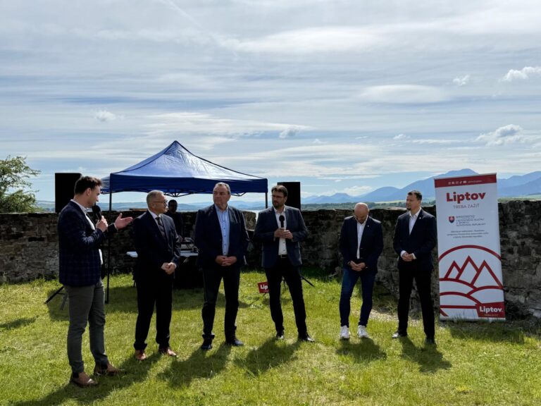 Letnú sezónu na Liptove odštartovali vypustením rýb – FOTO
