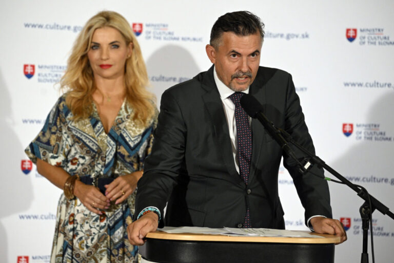 Machala priblížil cieľ presunu busty od Donatella, nad komentármi mnohých občanov mu ostal stáť rozum