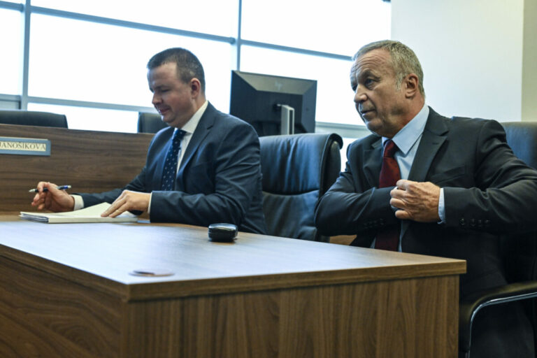 Sudca Kliment je vinný za výrok o zdvihnutom prste, trest však nedostal