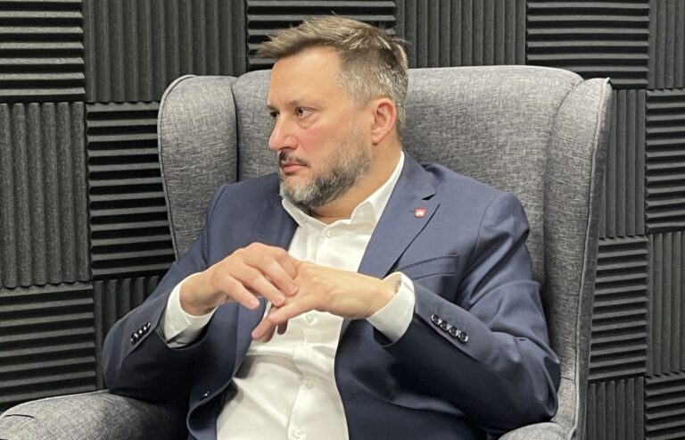 Blížime sa k bodu najnižšej zadlženosti mesta, tvrdí bratislavský primátor Vallo – VIDEO