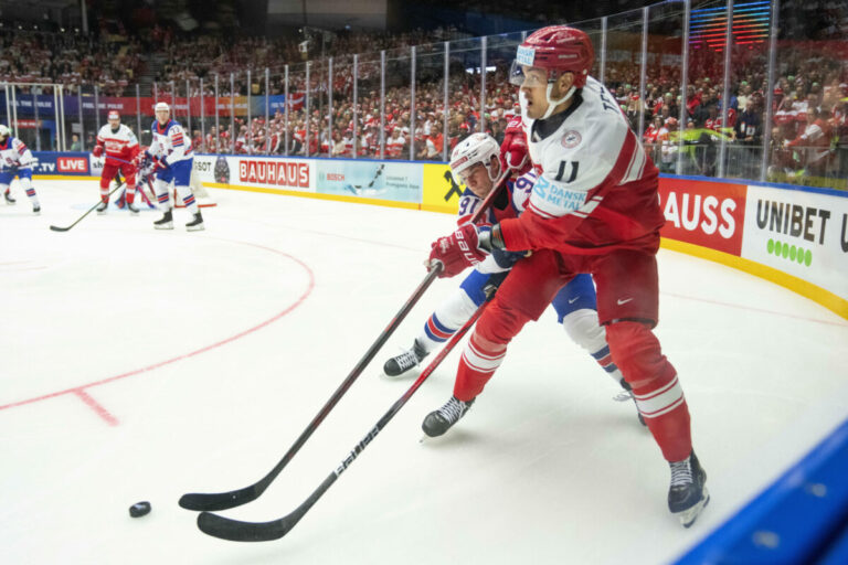 MS v hokeji 2025 (výsledky 9. máj) – Dva zápasy sa skončili 5:0, jeden sa predlžoval a Fínsko sa trápilo – VIDEO, FOTO