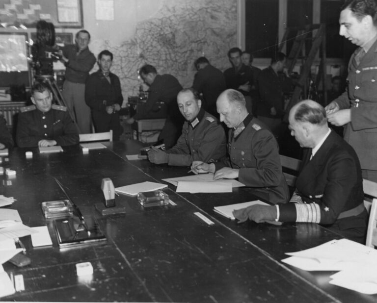 Pred 80 rokmi sa skončila 2. svetová vojna, na jej začiatku bolo popri Nemecku aj Slovensko, Rusi nestáli bokom