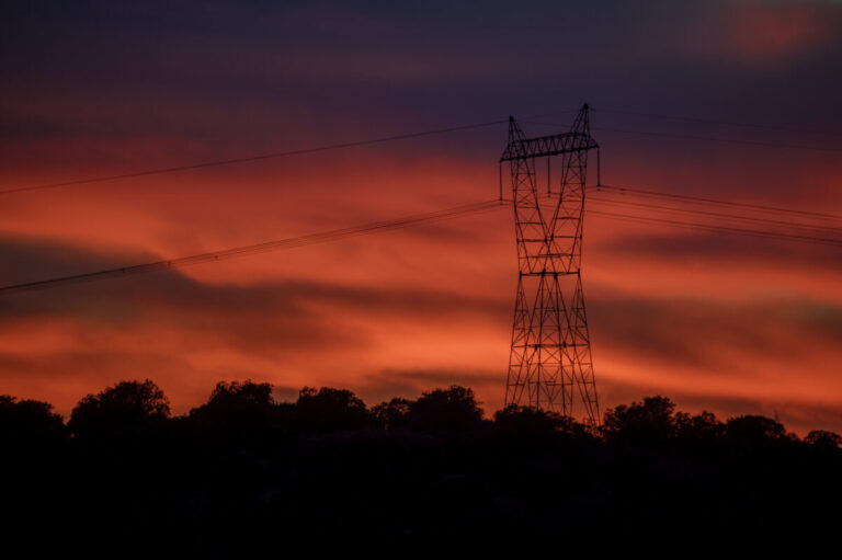 Španielsko a Portugalsko vyzývajú EÚ na urýchlenie prepojenia elektrických sietí