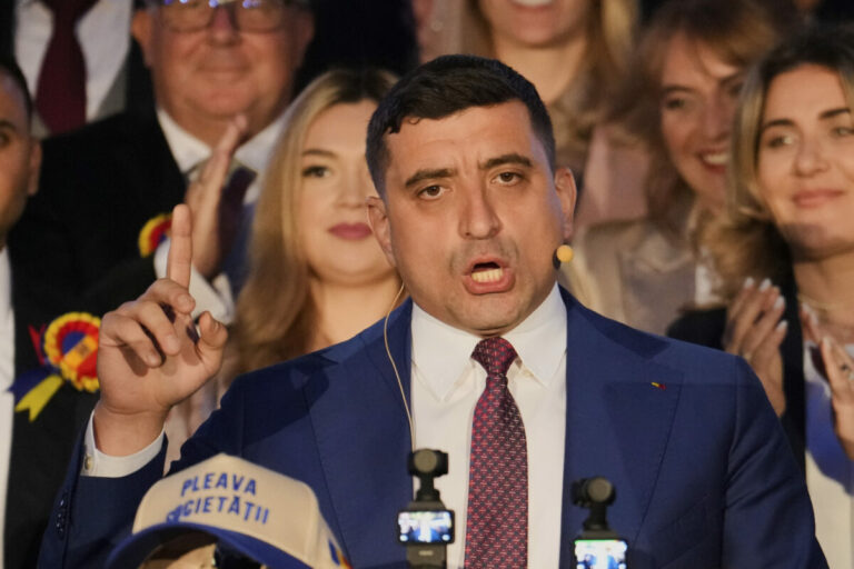 Rumunský ústavný súd odmietol žiadosť nacionalistického kandidáta o anulovanie prezidentských volieb