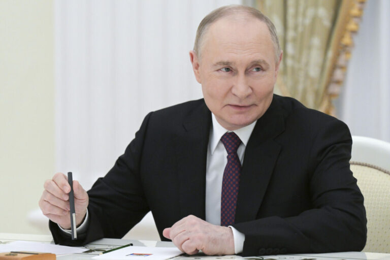 Trump je z Putina sklamaný a nevylučuje, že Kremeľ záujem o mier len predstiera