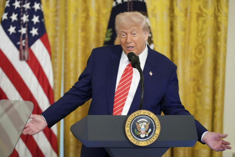 Americký prezident sa chce stretnúť s „fantastickou“ Ursulou von der Leyenovou