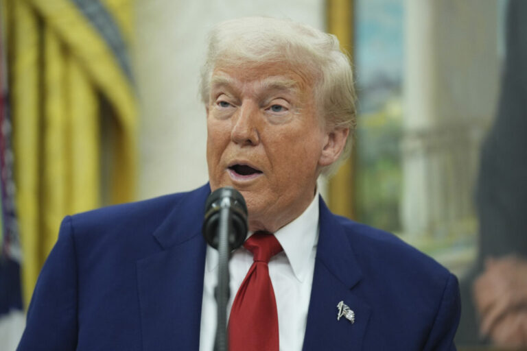 Americký súd zablokoval väčšinu Trumpových dovozných ciel