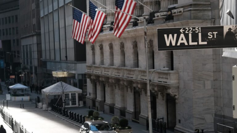Rozdelený Fed Navrhuje pravidlo na zmiernenie kapitálových požiadaviek pre veľké banky Wall Street Banks