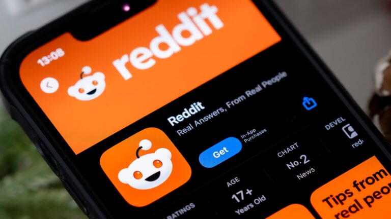 Reddit žaluje antropiu za porušenie zmluvy, „nespravodlivá konkurencia“