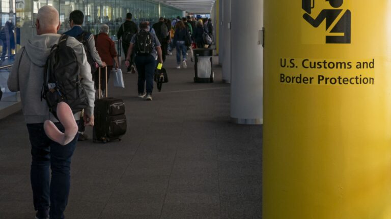 Európske firmy prehodnocujú cestovnú politiku nad obavami na kontrolu hraníc USA