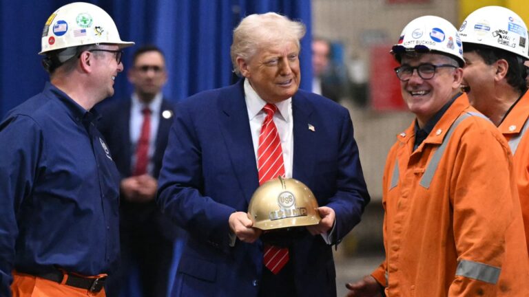 Trump schvaľuje zlúčenie ocele USA s japonskou oceľou Nippon