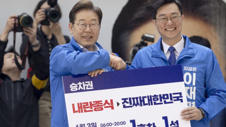 Vodca opozičnej strany Lee Jae Myung vedie v prieskumoch verejnej mienky, keď Južná Kórea hlasuje za nového prezidenta