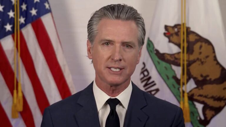Kalifornia Gov. Gavin Newsom Sues Fox News za ohováranie