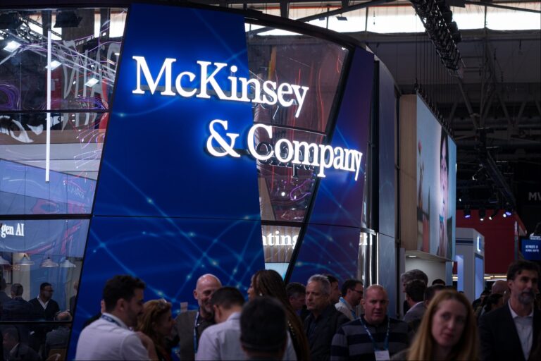 AI vytvára PowerPoints v McKinsey, ktorá nahradí juniorských pracovníkov