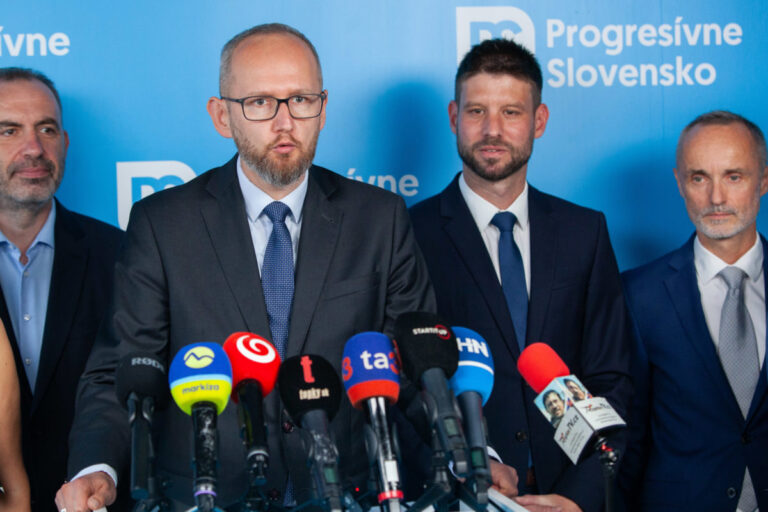 Progresívci považujú Správu o bezpečnosti Slovenska za škandalóznu, nespomína Rusko ani vojnu na Ukrajine – VIDEO