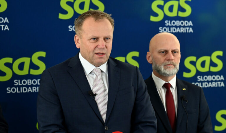 Vláda potichu zmrazila 200 miliónov eur a podľa SaS to ohrozuje desiatky pripravovaných projektov – VIDEO