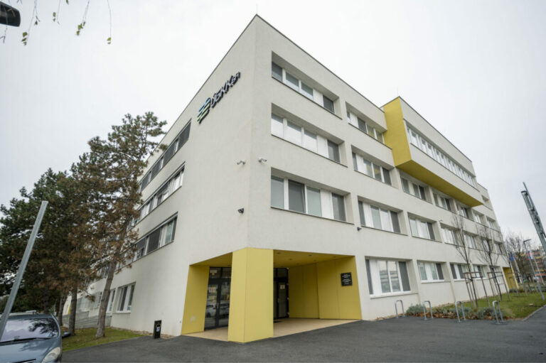 Katastrálny úrad po kyberútoku obnovuje službu lustrácie, notárske a konkurzné procesy sa môžu vrátiť do normálu