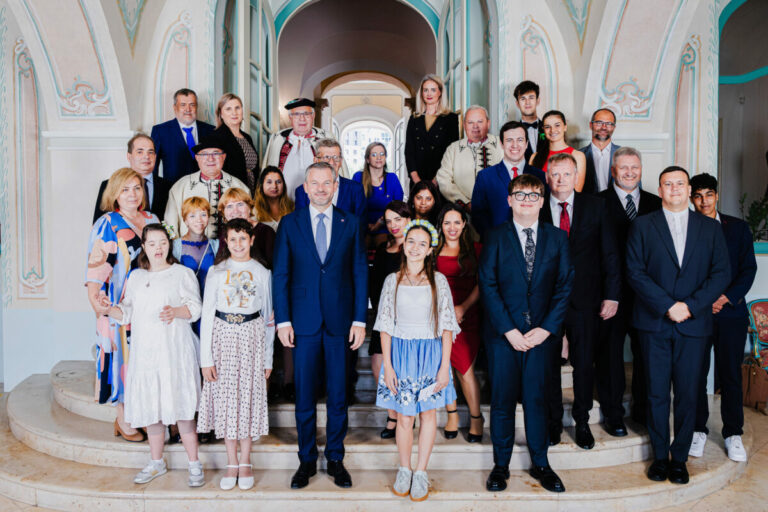 Pellegrini pozval na slávnostný obed zástupcov z rôznych oblastí, spoločne vyslali jeden veľký signál – VIDEO, FOTO