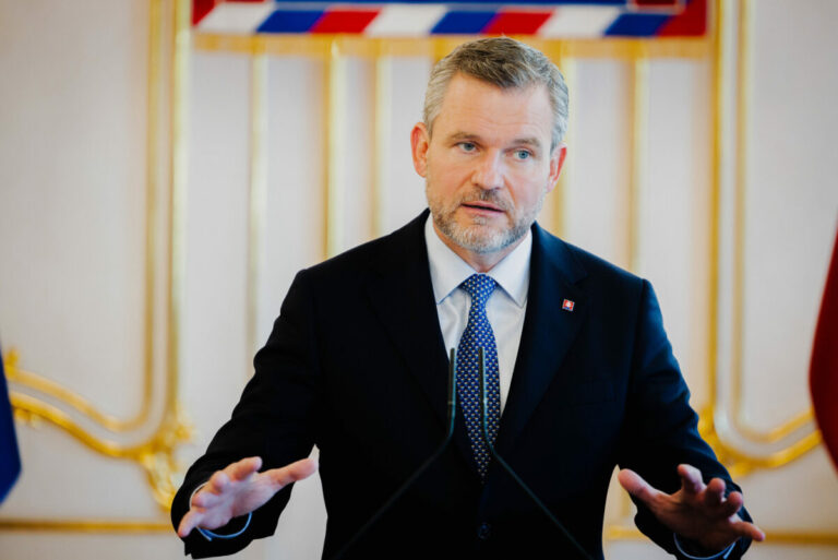 Pellegrini je znepokojený narastajúcim napätím vo svete, viaceré demokratické krajiny rezignujú