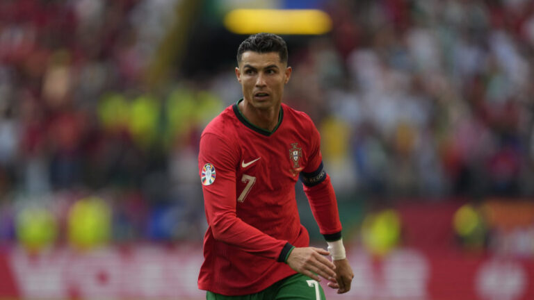 Ronaldo si vytrpel v Nemecku bolesť, no aj tak poslal Portugalcov do finále. Ukázal svoju extratriedu – VIDEO