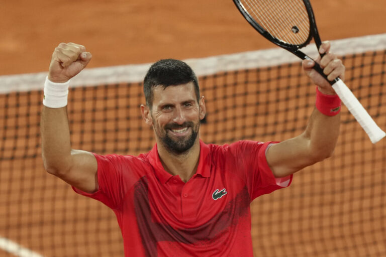 Rekordné 51. semifinále na „veľkej štvorke“, Djokovič mal Zverevov rešpekt, aj keď prehrával – VIDEO