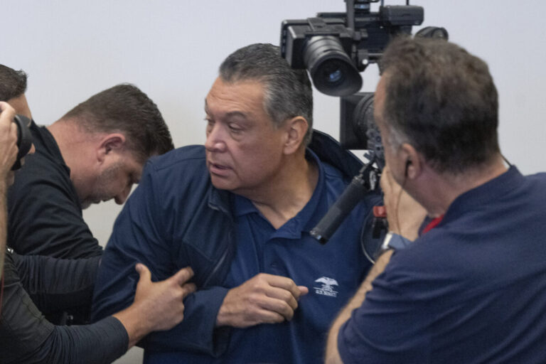 Incident na tlačovej konferencii ministerky vnútra USA, senátora Padillu spacifikovala ochranka