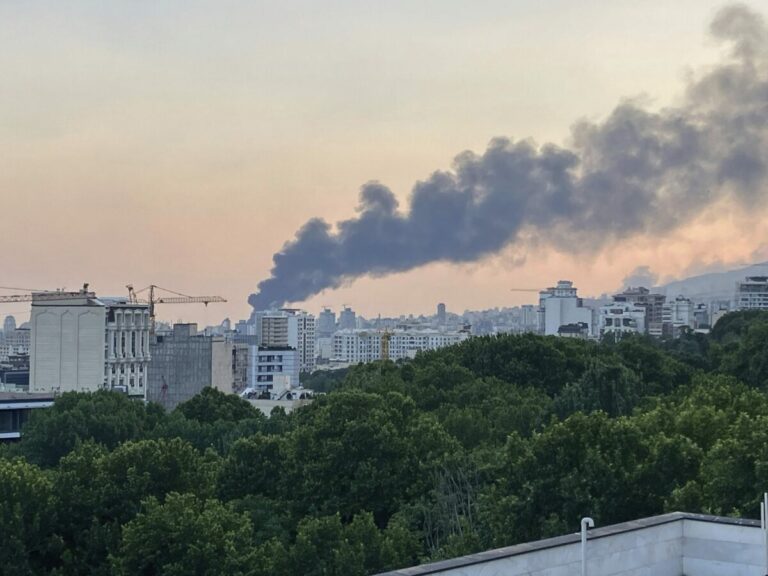 Izrael zaútočil na iránske zariadenie na výrobu centrifúg